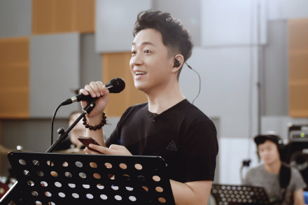 张艺谋|比乘风破浪更火的《脱胎换骨的哥哥》,看到第一位艺人我不淡定了