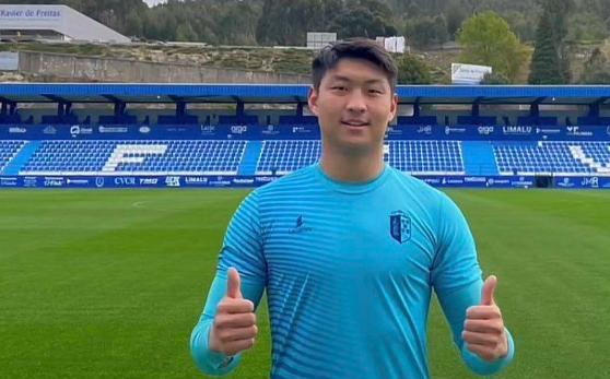 武磊|2-1，终于赢了！23岁留洋国脚被弃用，替补席当观众，待遇如武磊