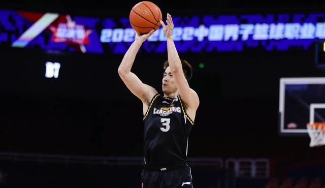 广州队|只靠马尚赢不了辽宁！莫兰德内线“无敌”，广东引进一人才能化解