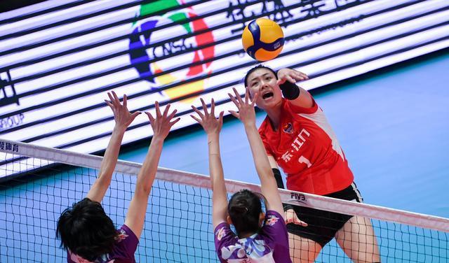 33扣7中效率低！女排1米96黑珍珠太低迷，蔡斌爱将露馅前途不妙