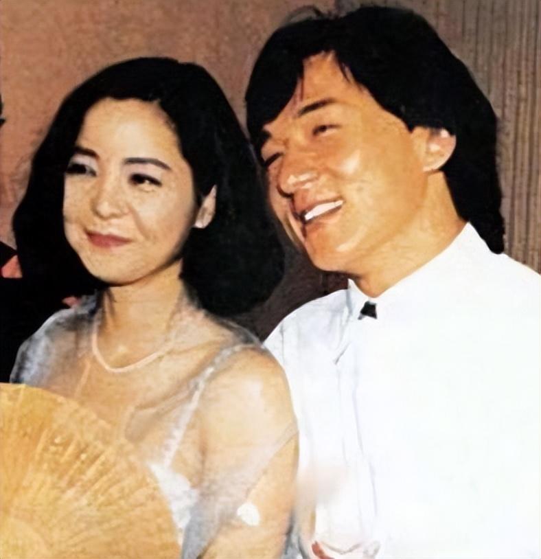 成龙|港媒:成龙被曝与邓丽君私生子相认,取名房祖轩,奖励28亿