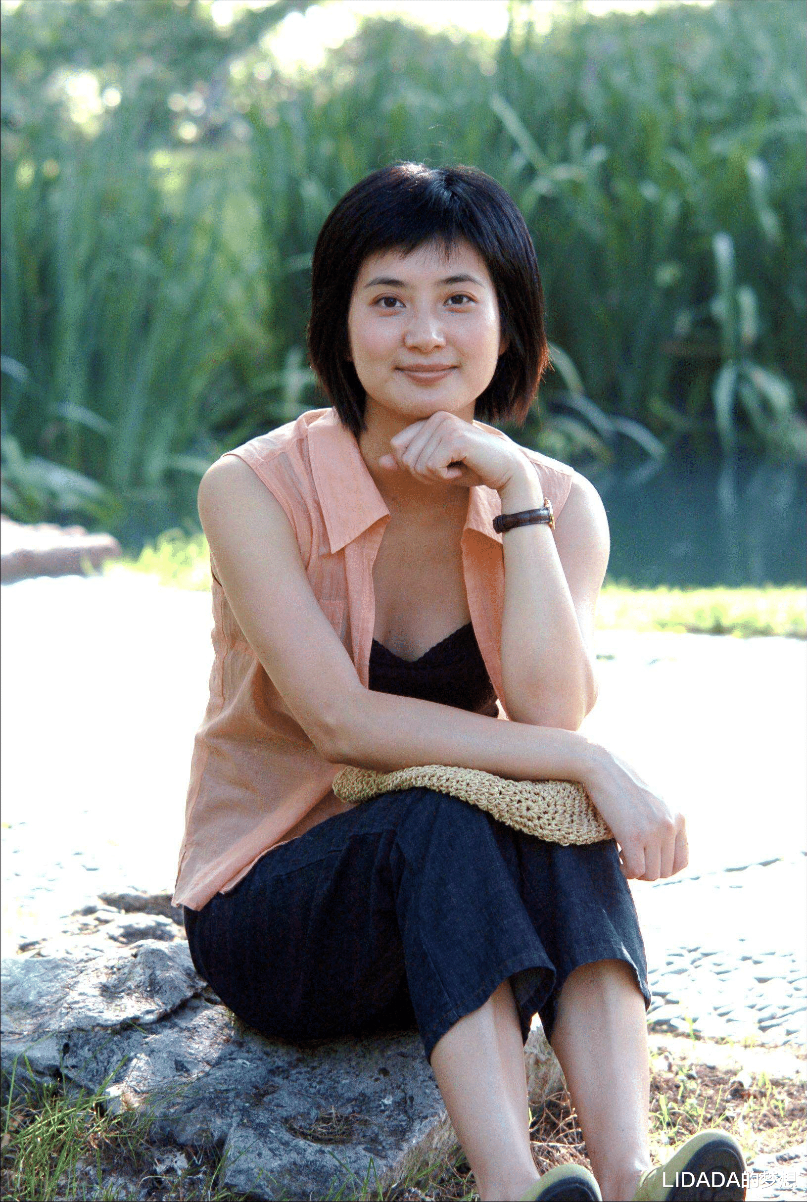 董勇|他是观众最喜欢的老戏骨，46岁与郑佳艳组建了幸福的三口之家