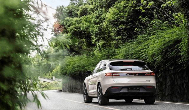 小米科技|华为再发布新车！问界首款纯电SUV上市，有哪些“黑科技”加持？