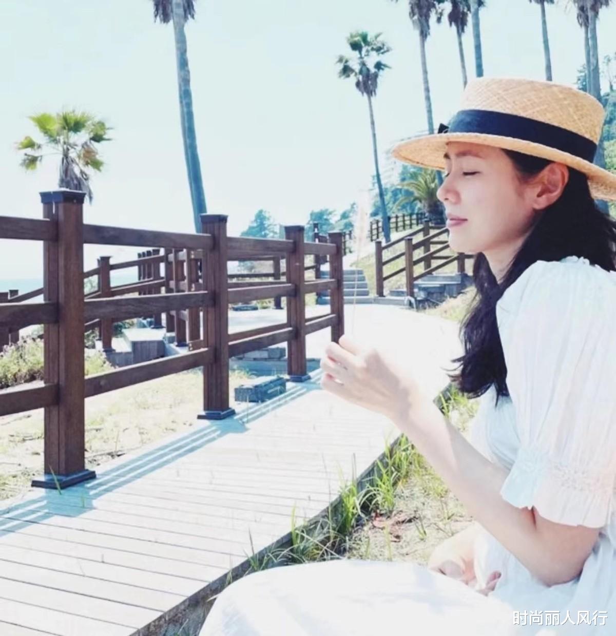 孙艺珍|孙艺珍近照太像孕妇了!穿白色长裙小肚子藏不住,孕态也更明显了