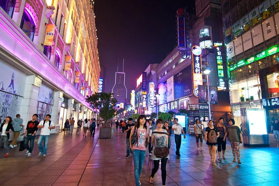 安徽|上海市中心著名好玩的步行街,每天迎来成千上万人,拥挤不堪