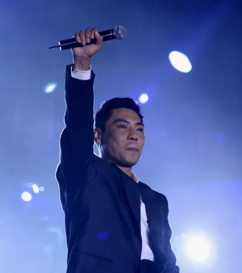 |不会演戏的演员不是好歌手？这些跨界歌手你认出了几个？