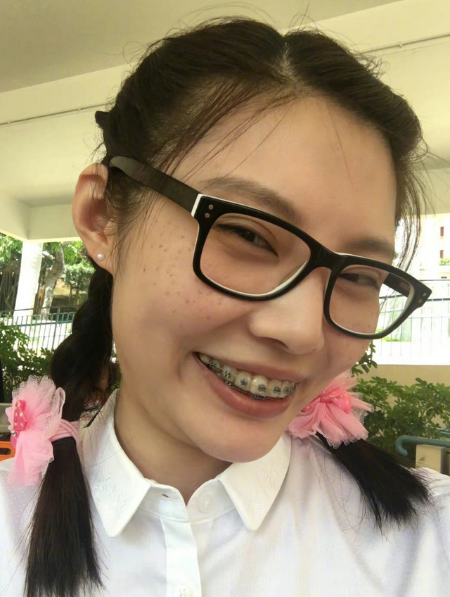 徐冬冬|徐冬冬晒大量丑照自黑！身材圆润双下巴突出！