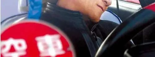 裁员|惊曝!某东、某滴、某赞等巨头大裁员!工牌堆满大箱,半层楼空了