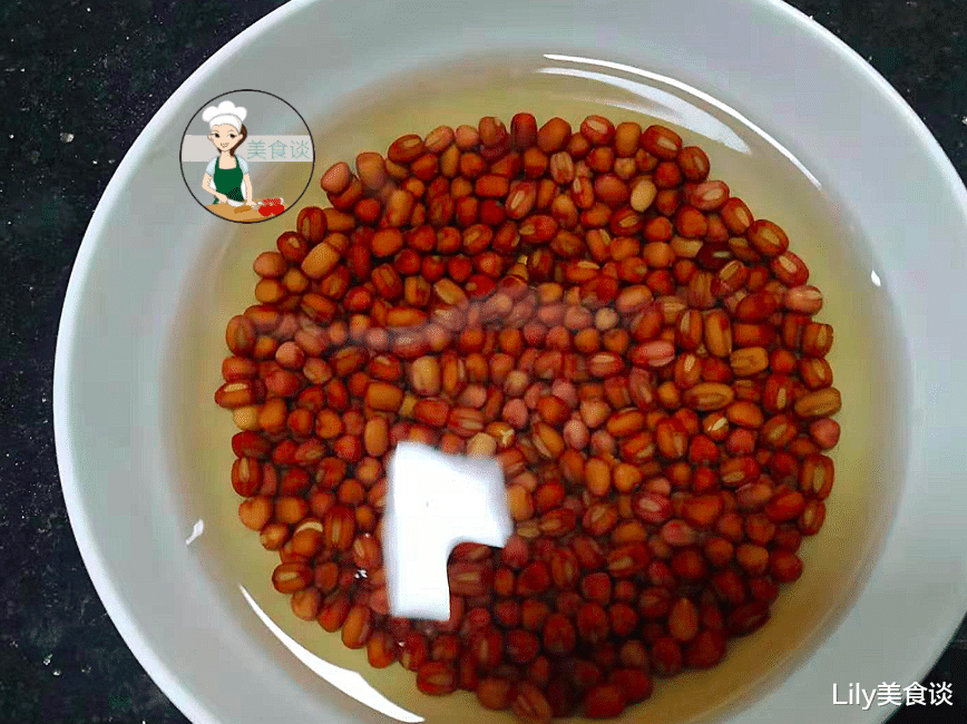 中老年人|红枣和红豆一起打成豆浆,口感浓稠细腻,当早餐喝太香啦,老人孩子都爱吃