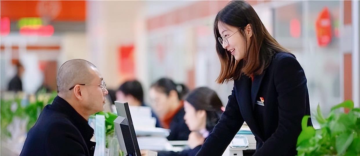 自由职业者|社保统一征收政策后自由职业者是挂靠单位缴费好还是自己缴费好？