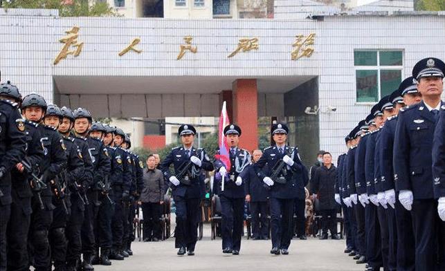 海南剿匪记,发展到70多人,敢抢派出所,如何被军警围捕?