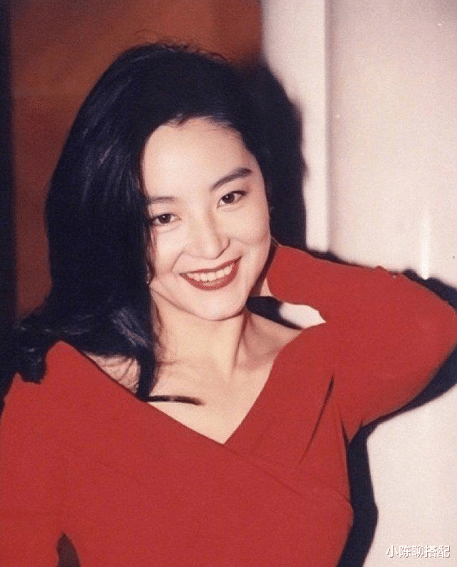 5位身穿红裙的女星,赵雅芝优雅,高圆圆魅惑,最后一位直接封神