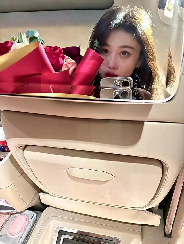 刘诗诗|二月初始，杨幂刘诗诗美女们联手搞事业，胡歌回归家庭结婚生子！