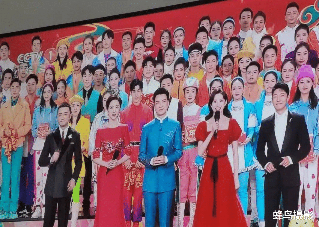 春晚|春晚新晋主持人马凡舒火了!首登春晚时还是大一新生,人生太刺激