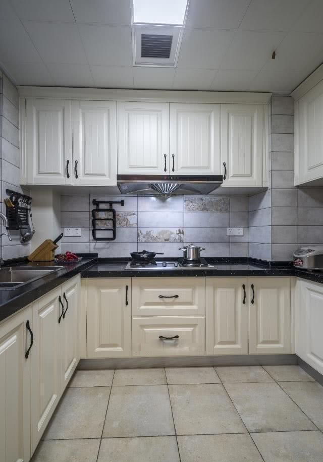 131平美式大三房,一进门就被玄关柜给迷住了,全屋打柜子太实用