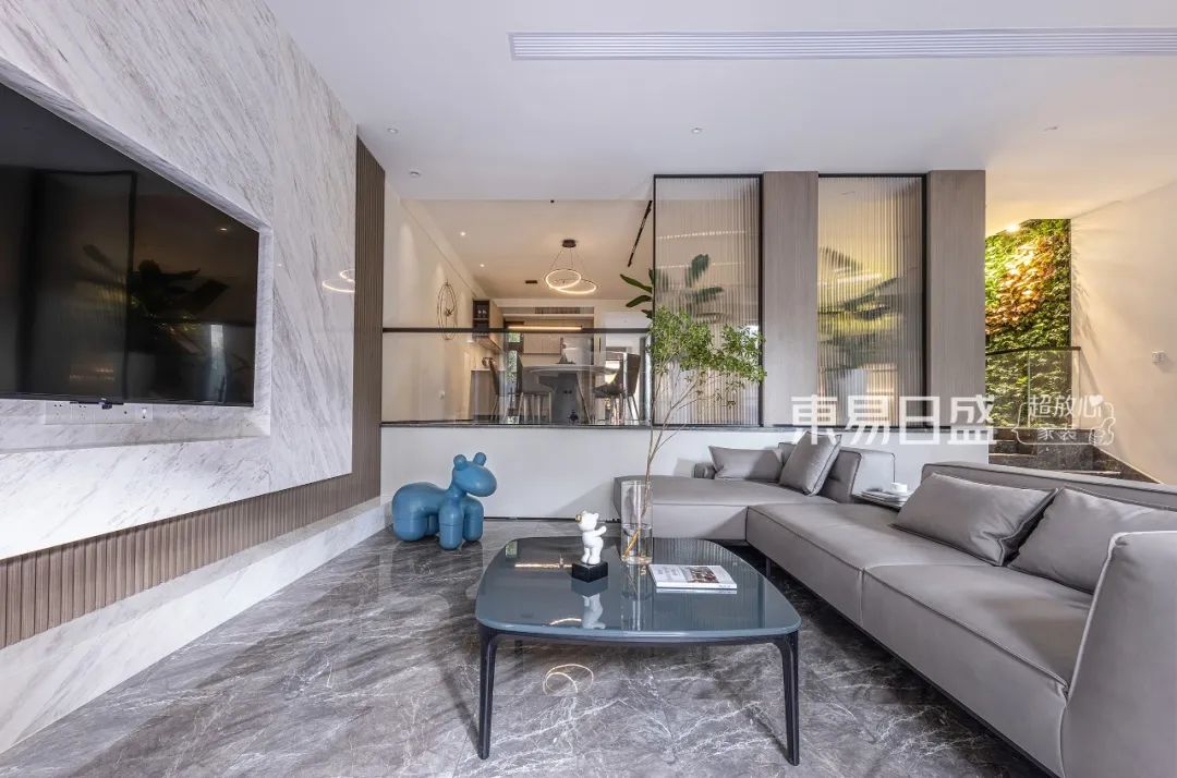 385平米简约风独栋别墅实景 自然主义美学的极简演绎!