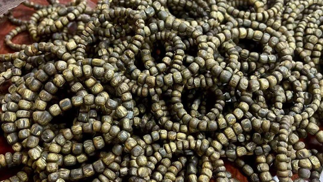 沉香|新手初入沉香，怎么买才不被坑？大多数人都不懂这些技巧！