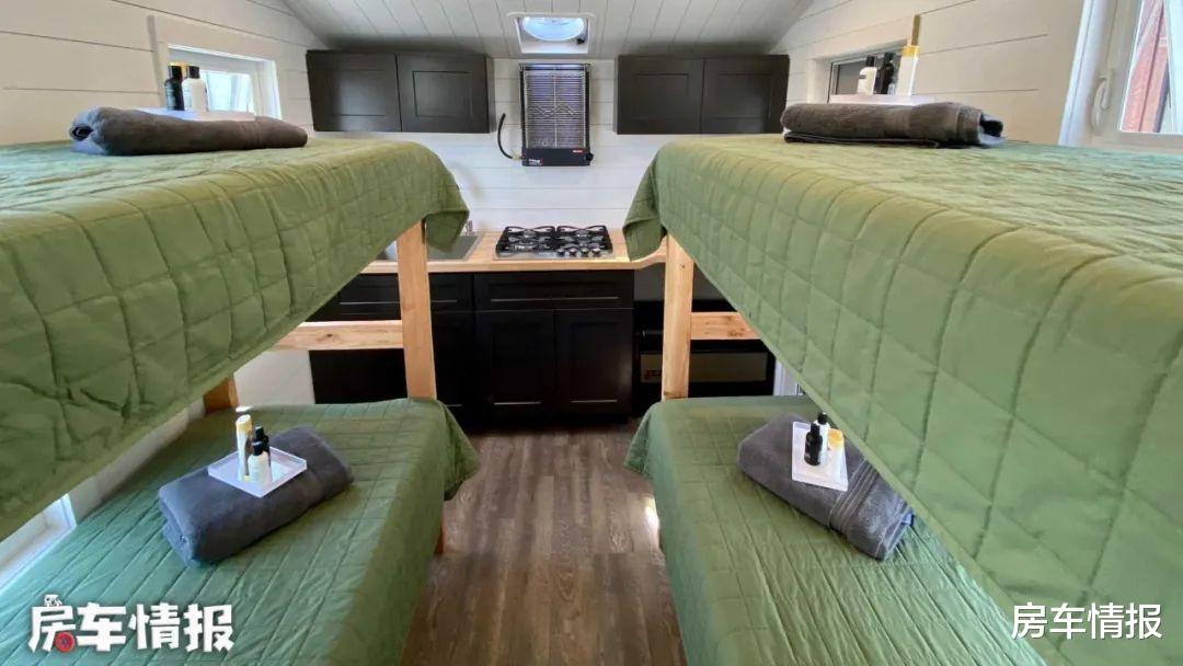 名副其实的房车!外观像木屋内部和大学宿舍一样,带厨房和卫生间