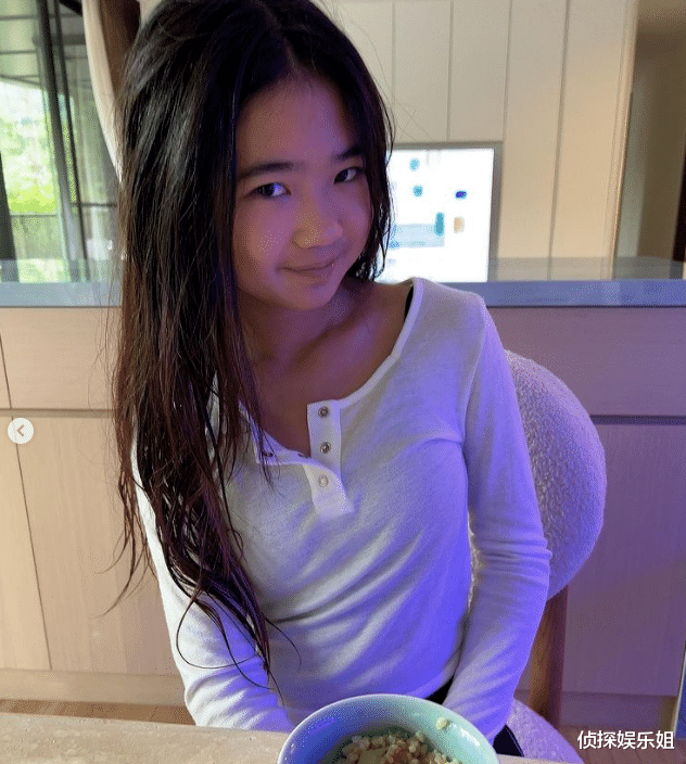 吴速玲|吴速玲懒理曹格迷惑发文,晒12岁女儿梳妆照,感慨Grace变少女