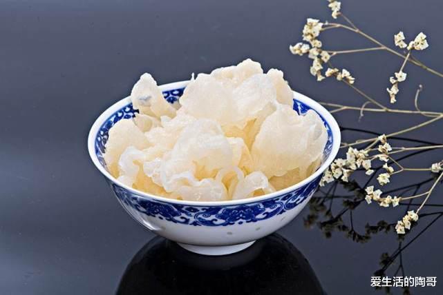 胶原蛋白|女人40岁后,不管有钱没钱,建议多吃这4样,脸色红润,显年轻