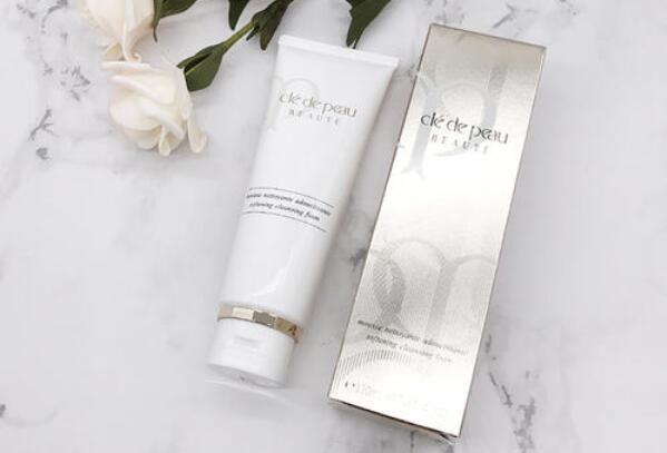 洗面奶 全球公认最好用的10大洗面奶 泡沫绵密使用方便