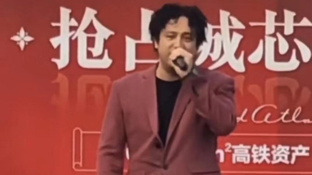 张致恒|状态令人唏嘘！香港知名歌手内地商演狂走音，身形发福被嘲像大叔