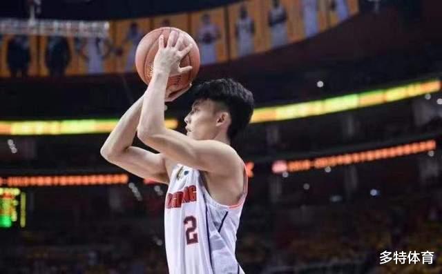 黄大宪|30分！26分！入选男篮遭群嘲，宏远小丑鸭今成超级大腿，狠狠打脸