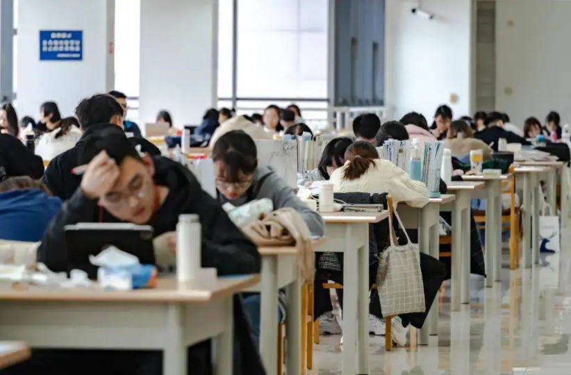 济南|储殷教授奉劝考研人,遇到这类情况还是别考了,赶快找工作吧