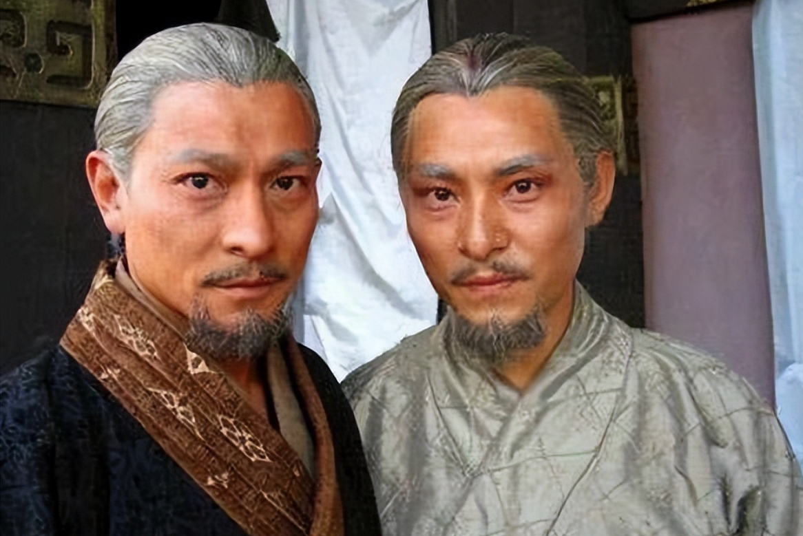 明星|明星和替身的合照,以为吴京够像了,最后一张更是令人震惊