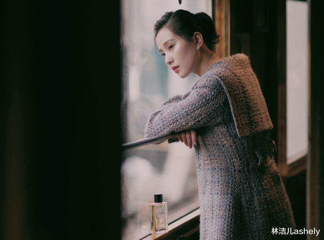刘诗诗|刘诗诗是淡颜美人天花板？get同款“减法妆容”，更有精致高级感