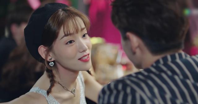 肖战|肖战《余生请多指教》首播5.4亿播放量,男女海王情场对决看点满满