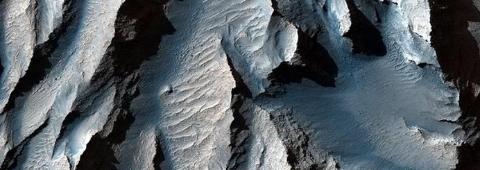 NASA公布火星大峡谷照片,景象让人冒汗,火星生命会出现吗?