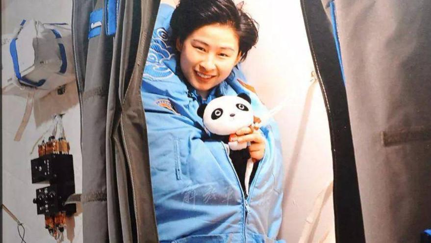 女航天员在太空中，如何保护好自己的隐私？女航天英雄牺牲太大