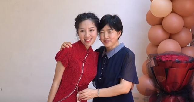 麦小登|麦小登和世豪订婚,三轮车被塞得满满当当,婆婆举动暴露真实态度