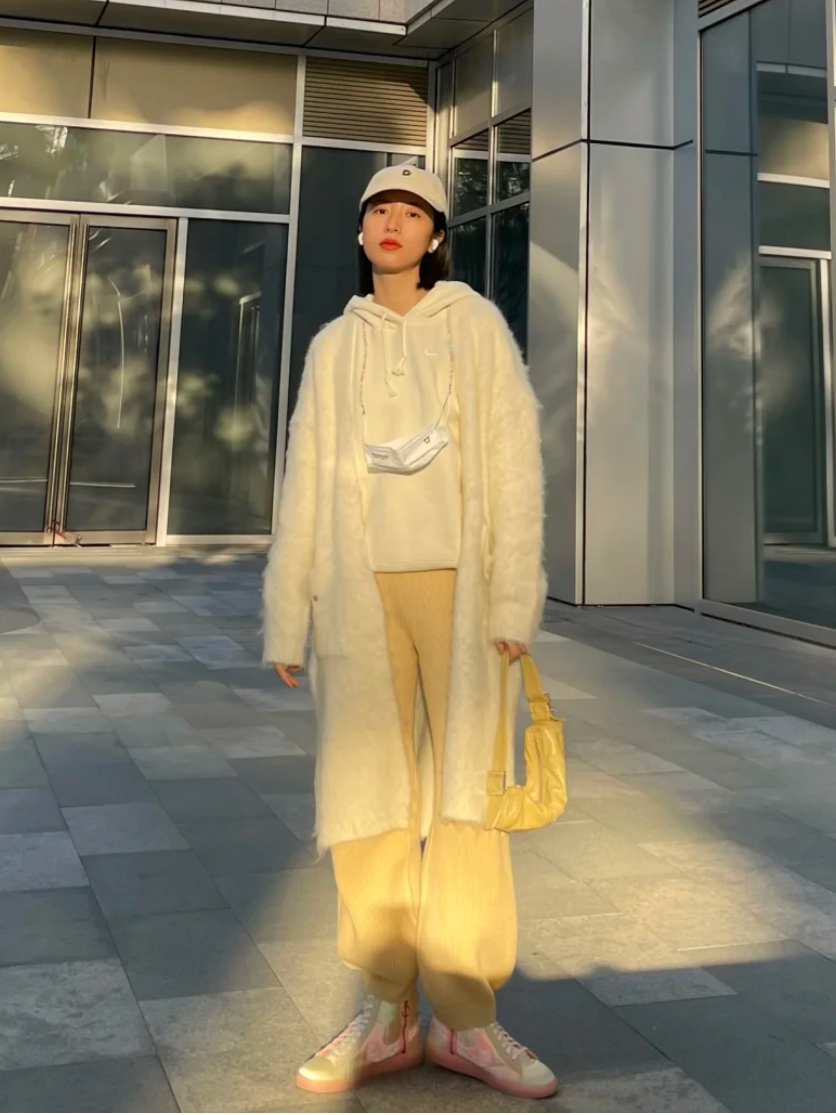 白玉|周雨彤在《我在他乡挺好的》中演技哭戏值得夸,她的衣品更值得夸。