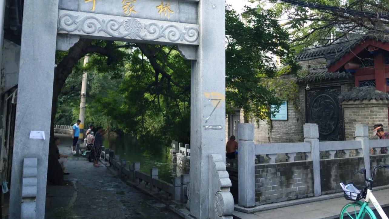 西藏|位于济南闹市却游客罕至的老街，比曲水亭街更有烟火气，藏着地图上找不到的小江南
