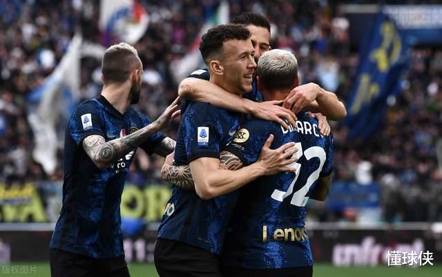 |2-1，仅8射！国米拒绝再爆冷，反向施压AC米兰，全力冲击赛季双冠