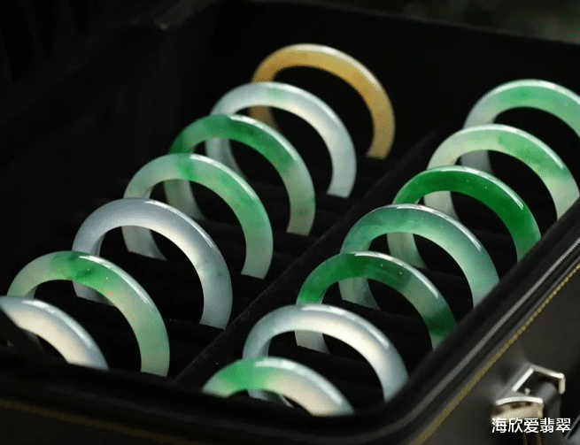 翡翠手镯|翡翠界的几个经久不衰的款式,你有几个?