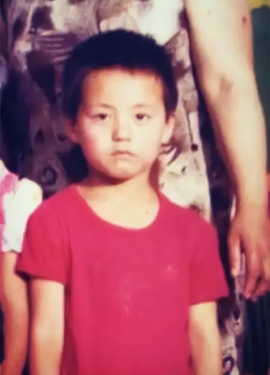 马天宇|马天宇发文悼念离世大伯，透露童年交不出十几块学费的悲惨往事