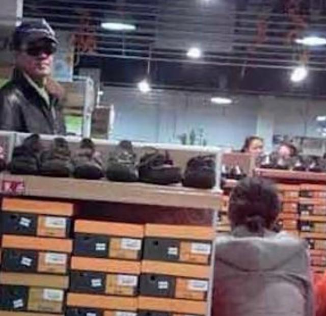 李幼斌|李幼斌：娶小13岁三婚史兰芽，继子让他骄傲，亲生儿子成心病