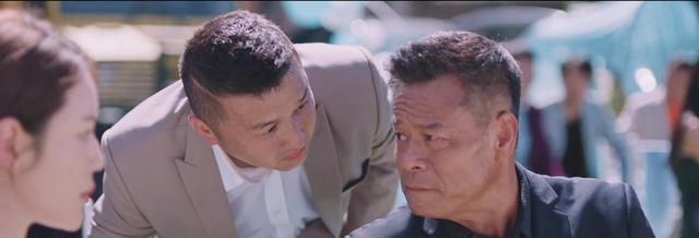 追光者|《追光者》展青山救人遇险，展颜得知当年误会父亲真相，崩溃怒吼