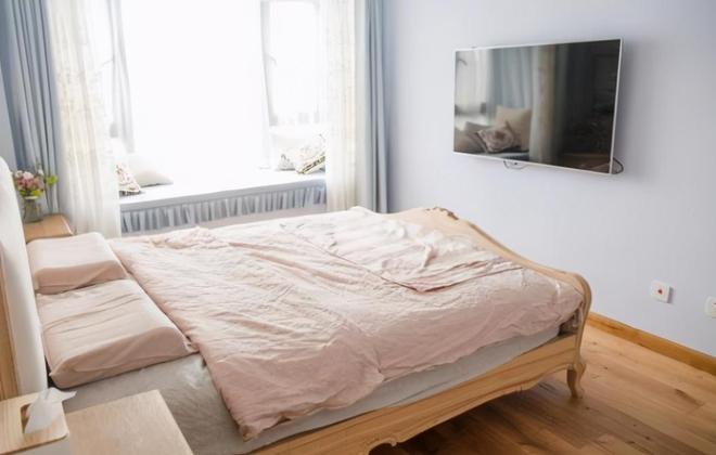 新房装修媳妇坚持主见,客厅墙上打个洞,硬装花费18W,效果绝了