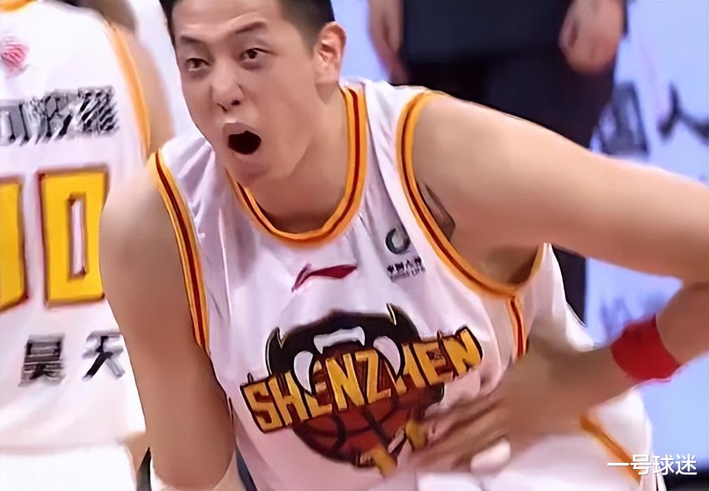 上海男篮|任骏威半场犯满离场，上海队外援爆发，2节轰19+4，恭喜李春江