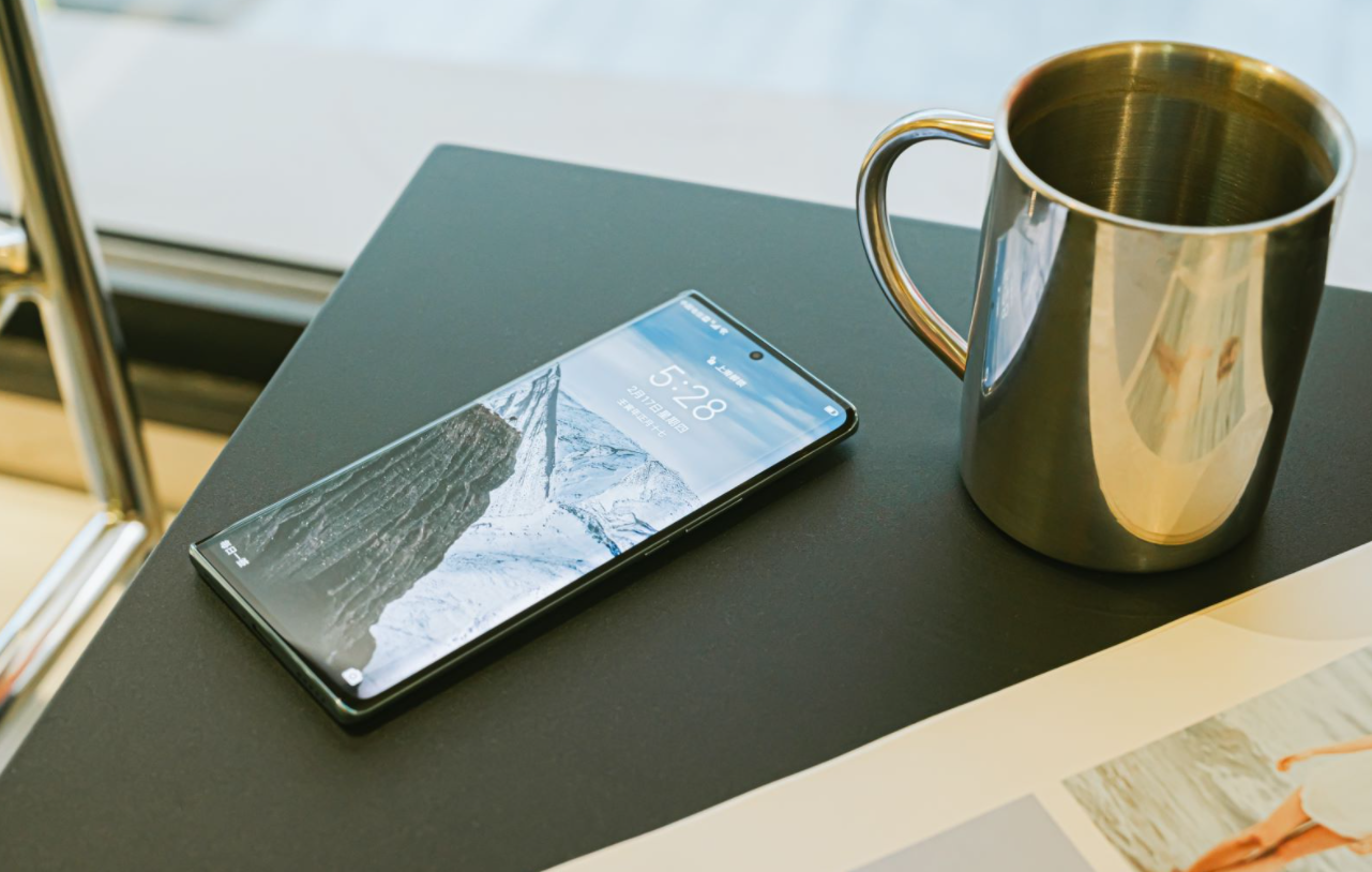 东航|表现堪比旗舰机？荣耀60 SE靠什么获得了网友们的肯定