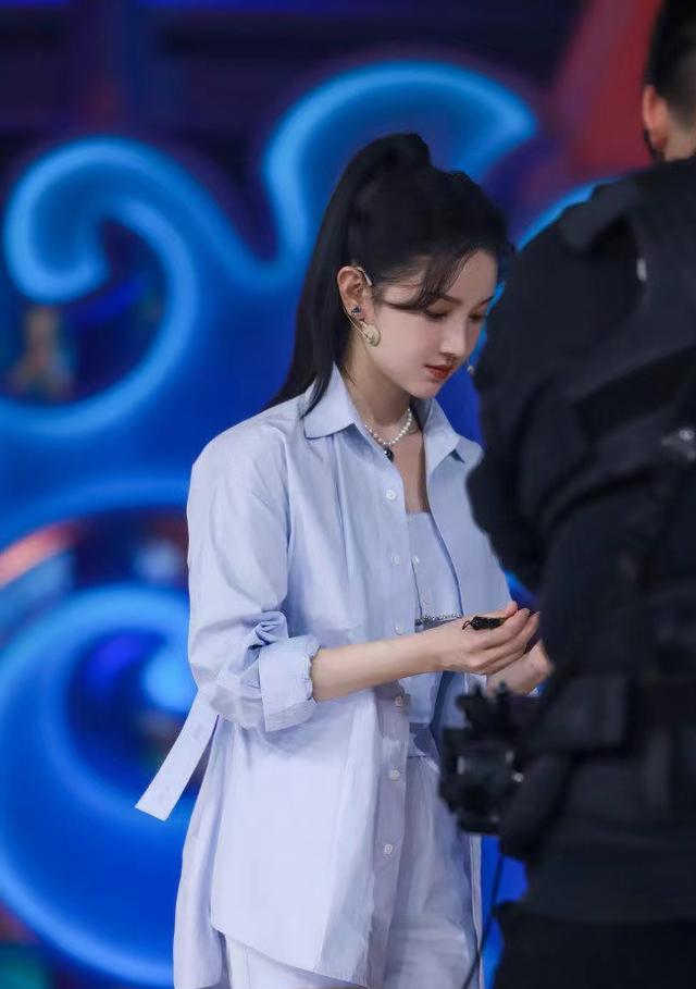 陈小纭|陈小纭为新剧剪短发，发自拍遭吐槽，网友：茶里茶气