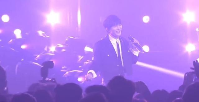 周深|周深，食言了，却让人心脏受不了美好的世界live