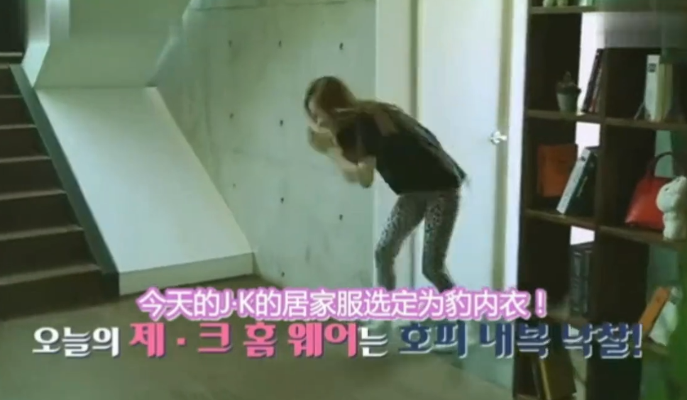 郑秀妍|“财阀小姐”郑秀妍：背十几万包却欠百万债，吃煎饼卷大葱圈好感