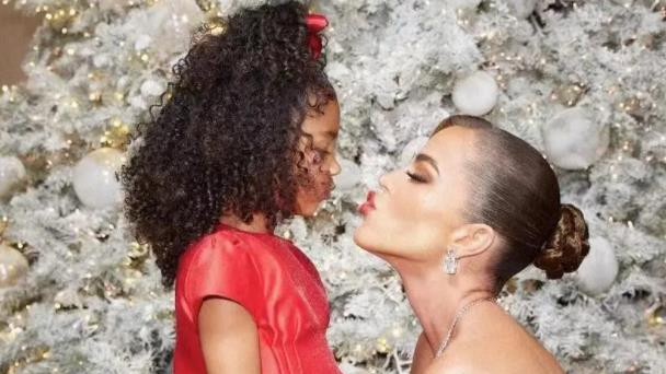 科勒·卡戴珊|第3次追逐卡戴珊，TT和女儿见面，父女一起跳舞，一家四口团聚了