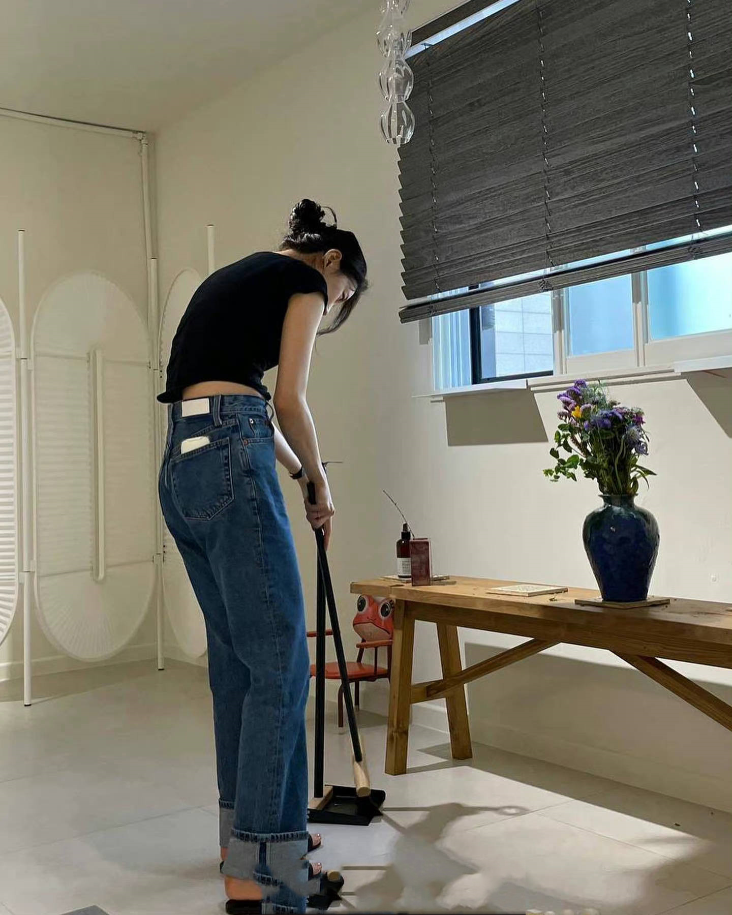 敷尔佳 裴秀智ins近照集锦，大家觉得哪种发型适合她？ ???