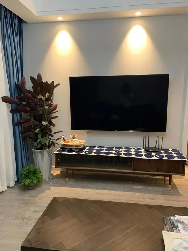 最顶层新房,地面铺木地板,客厅不做电视墙,颜值高,很舒适!